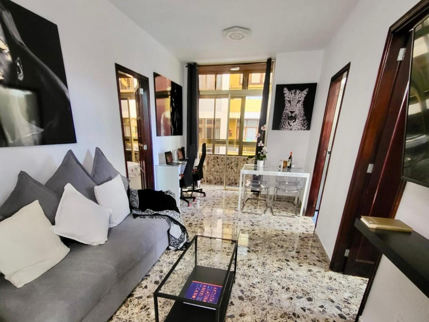 Affordable Holiday Accommodation For Large Families And Groups At Las Canteras Beach With 3 Bedrooms And Free Parking لاس بالماس دي غران كاناريا المظهر الخارجي الصورة