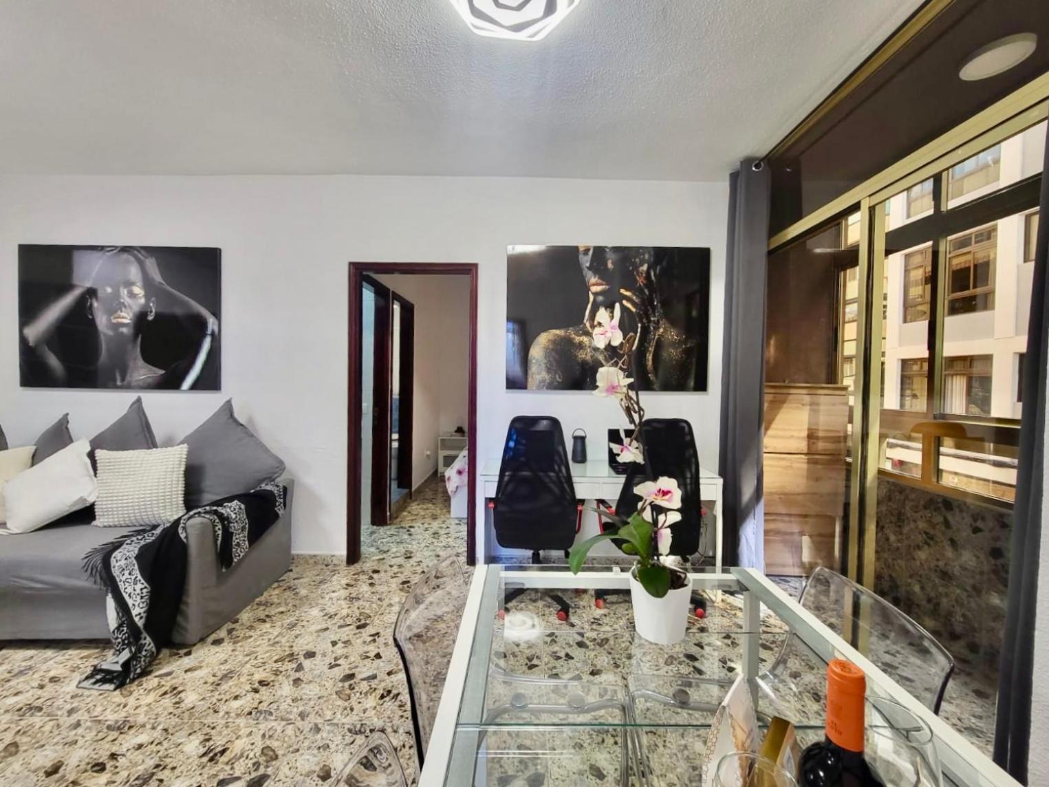 Affordable Holiday Accommodation For Large Families And Groups At Las Canteras Beach With 3 Bedrooms And Free Parking لاس بالماس دي غران كاناريا المظهر الخارجي الصورة