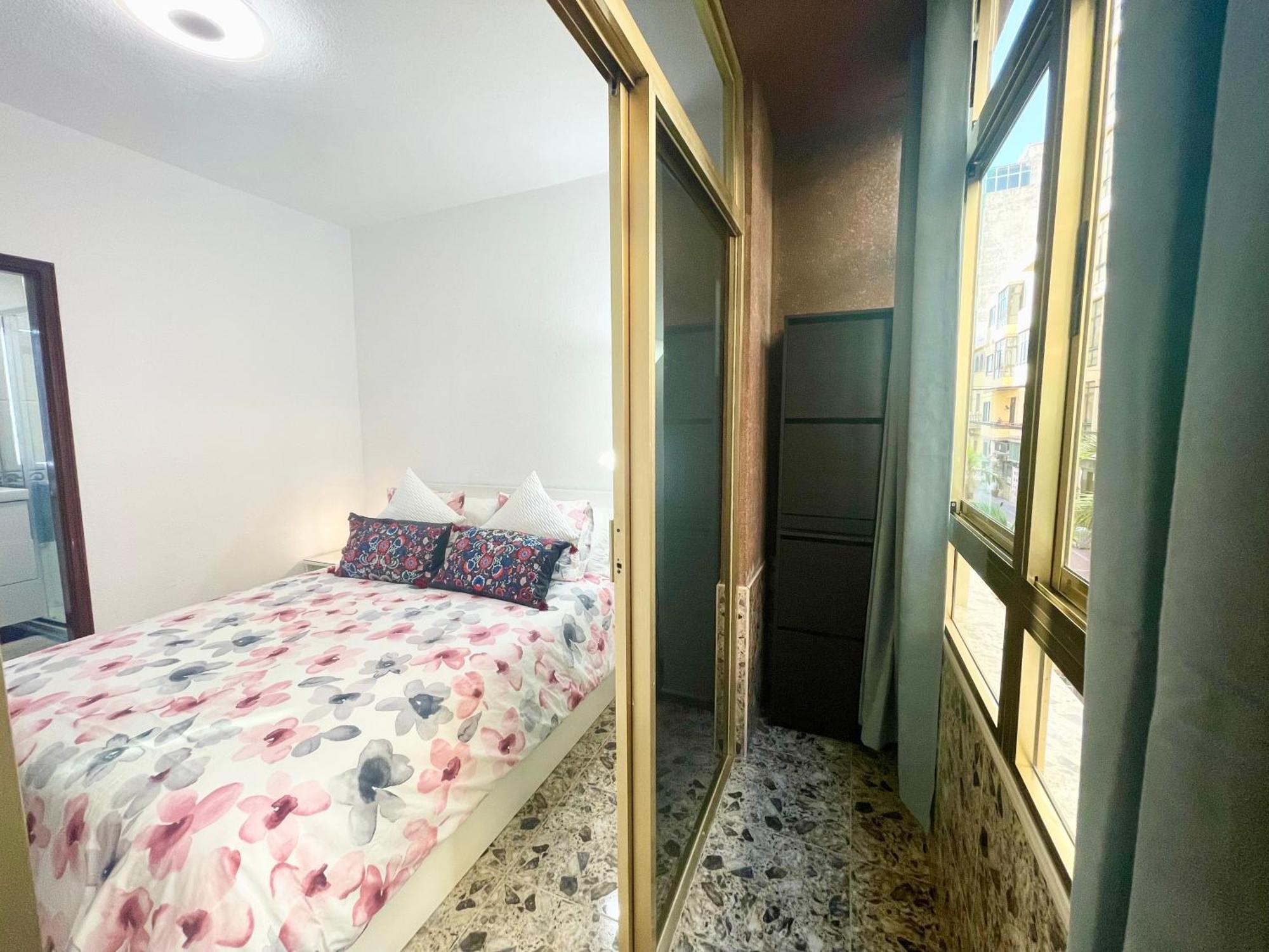 Affordable Holiday Accommodation For Large Families And Groups At Las Canteras Beach With 3 Bedrooms And Free Parking لاس بالماس دي غران كاناريا المظهر الخارجي الصورة