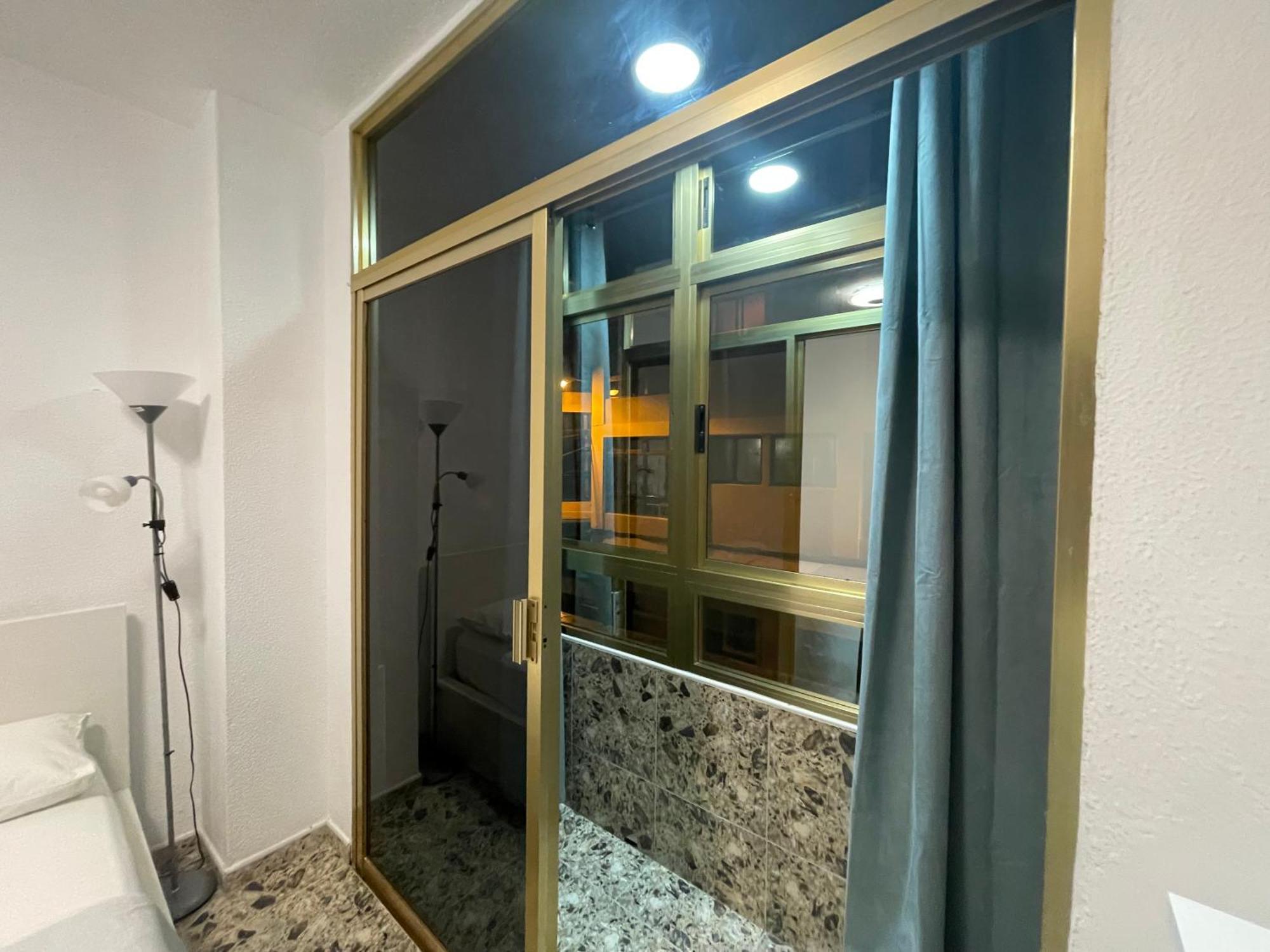 Affordable Holiday Accommodation For Large Families And Groups At Las Canteras Beach With 3 Bedrooms And Free Parking لاس بالماس دي غران كاناريا المظهر الخارجي الصورة