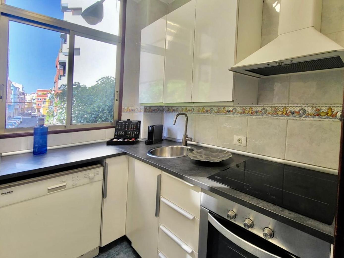 Affordable Holiday Accommodation For Large Families And Groups At Las Canteras Beach With 3 Bedrooms And Free Parking لاس بالماس دي غران كاناريا المظهر الخارجي الصورة